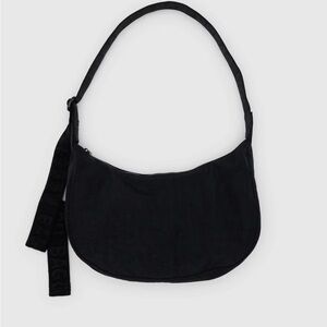 BAGGU Medium Nylon Crescent Bag in Black